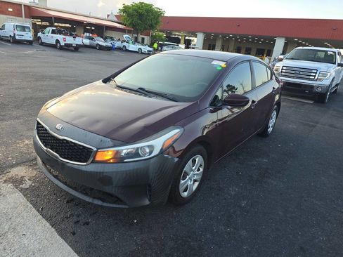 Used 2017 Kia Forte LX image 1