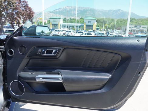 Used 2017 Ford Mustang Premium image 24
