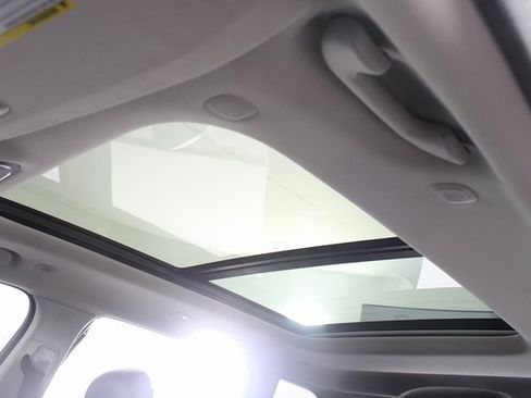 Used 2022 Jeep Grand Cherokee Limited 4xe w/ Luxury Tech Group II image 11