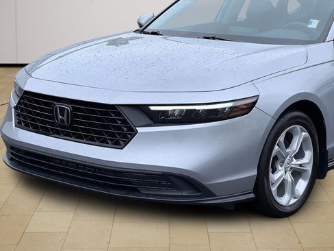 Used 2023 Honda Accord LX image 34
