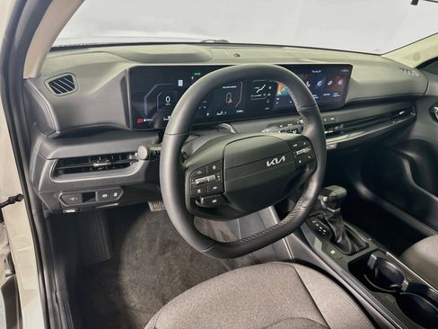 Used 2025 Kia K4 EX FWD image 8