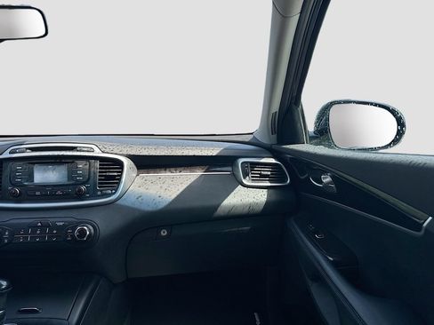 Used 2017 Kia Sorento AWD image 21