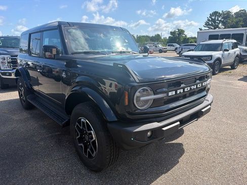 New 2026 Ford Bronco Outer Banks AWD/4WD image 2