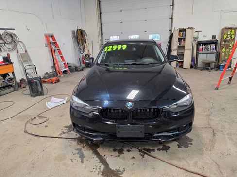 Used 2017 BMW 320i xDrive Sedan image 4