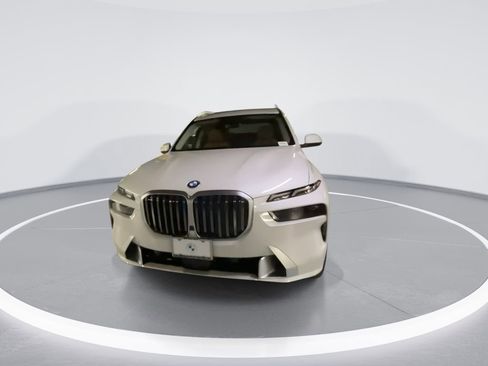 New 2026 BMW X7 xDrive40i image 3