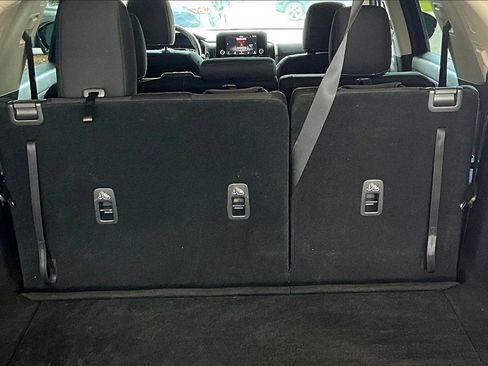 Used 2024 Nissan Pathfinder SV image 21