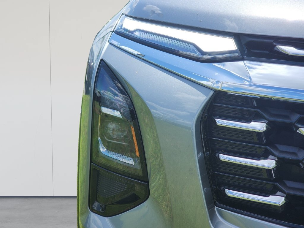 Used 2026 Chevrolet Equinox LT AWD/4WD image 9