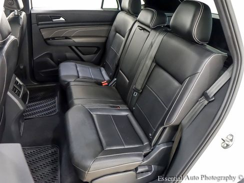 Used 2021 Volkswagen Atlas Cross Sport SE FWD image 16