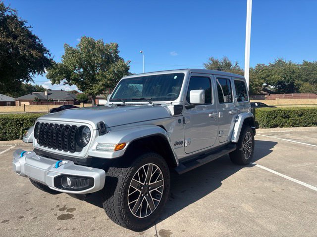 Used 2024 Jeep Wrangler High Altitude AWD/4WD image 3
