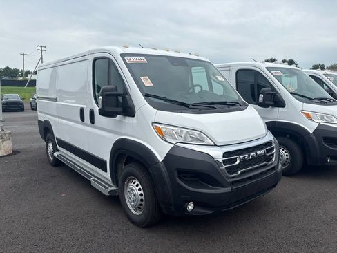 Used 2025 RAM ProMaster 2500 w/ U-Haul Equipment Group FWD image 2