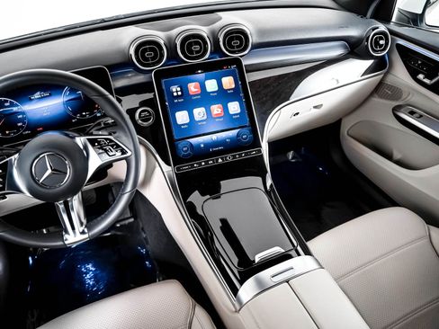 Certified 2025 Mercedes-Benz GLC 350e 4MATIC image 18