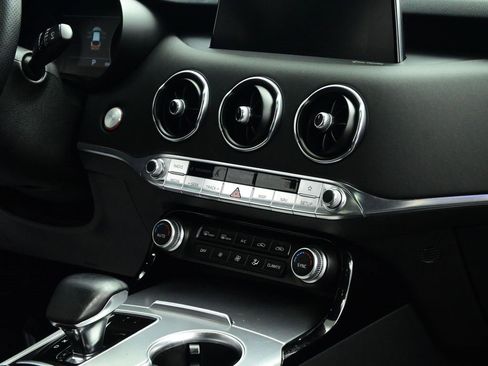 Certified 2021 Kia Stinger GT2 image 38