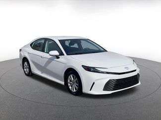 Used 2025 Toyota Camry LE video 2