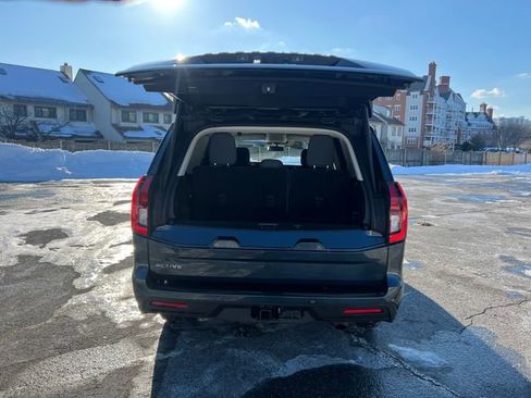 Used 2025 Ford Expedition Active image 27