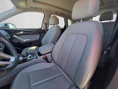 Used 2023 Audi Q5 2.0T Premium w/ Convenience Package image 14