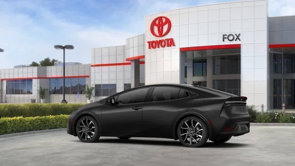 New 2026 Toyota Prius Plug-In Hybrid FWD image 5