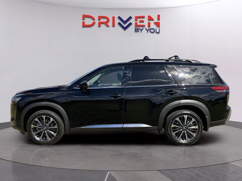 New 2026 Nissan Pathfinder Platinum image 2