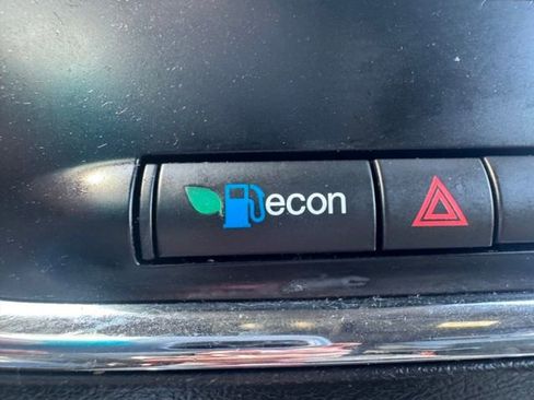 Used 2019 Dodge Grand Caravan SXT image 14