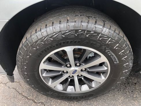 Used 2020 Ford Expedition XLT w/ Equipment Group 202A AWD/4WD image 11
