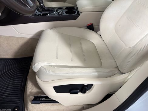 Used 2013 Volkswagen Touareg VR6 AWD/4WD image 12
