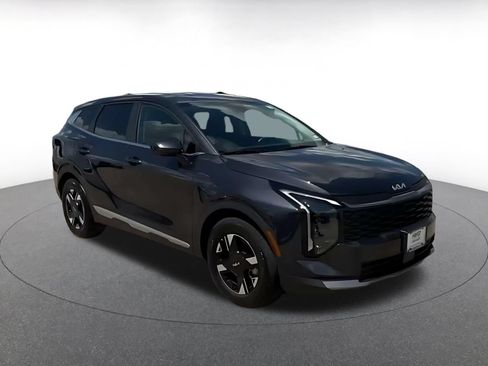 Used 2026 Kia Sportage LX FWD image 3