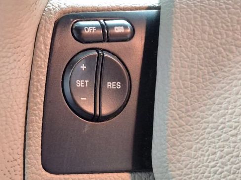 Used 2007 Ford Explorer Sport Trac XLT AWD/4WD image 12