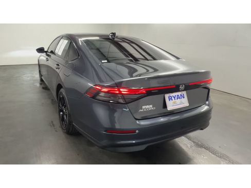 Used 2025 Honda Accord SE image 7