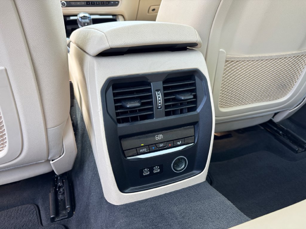 Used 2019 BMW 330i xDrive Sedan w/ Premium Package AWD/4WD image 39