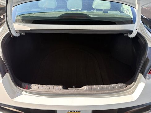 Used 2025 Hyundai Elantra Limited image 33