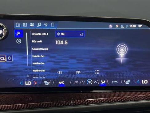 New 2026 Chevrolet Traverse Z71 w/ Enhanced Driving Package AWD/4WD image 21
