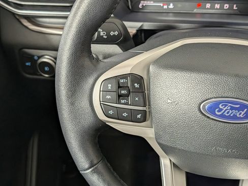 Used 2022 Ford Explorer Limited w/ Equipment Group 301A RWD image 19