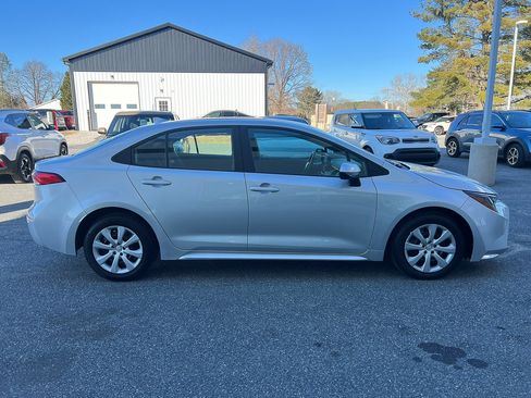 Used 2024 Toyota Corolla LE image 7