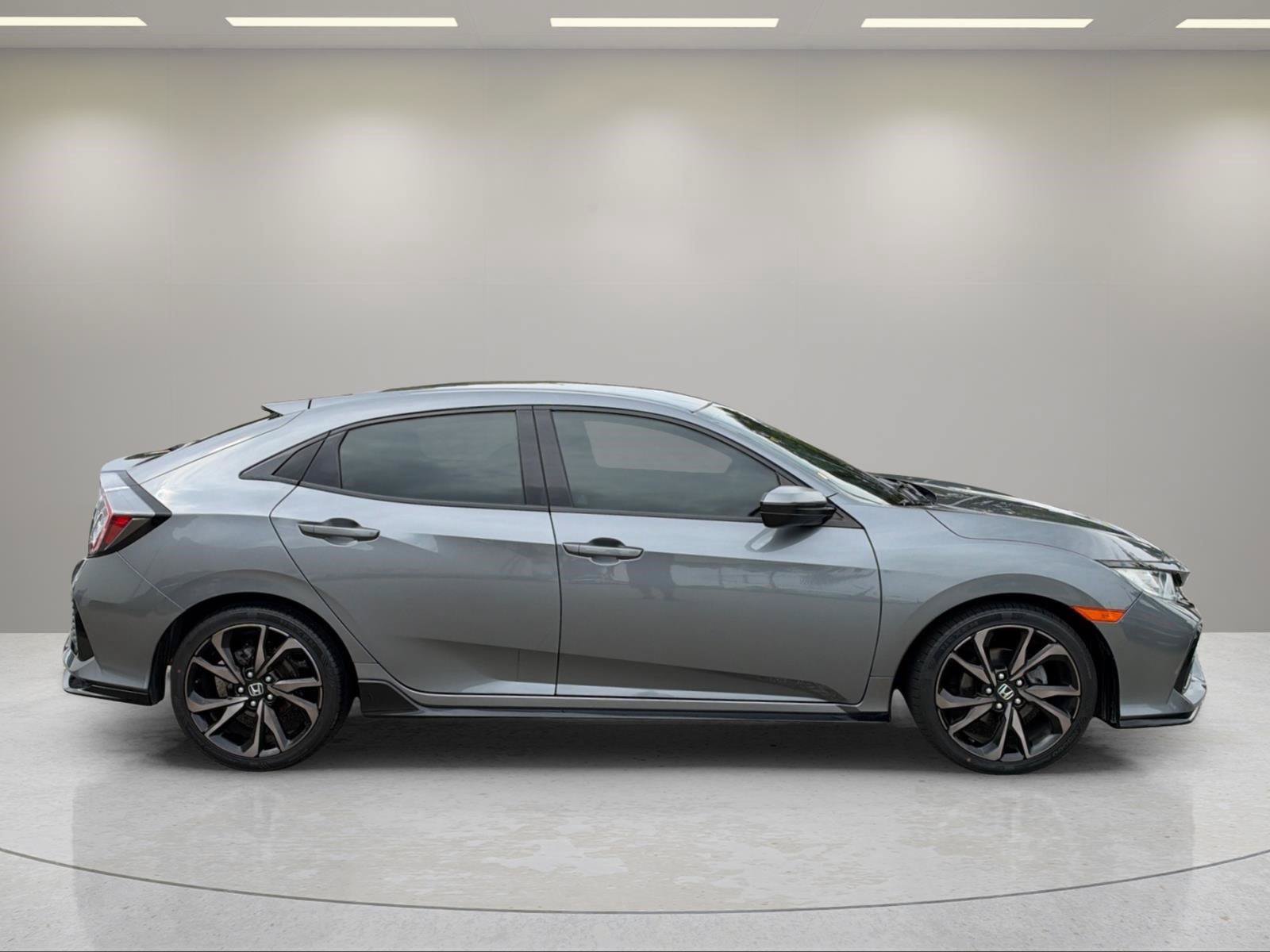Used 2018 Honda Civic Sport image 7