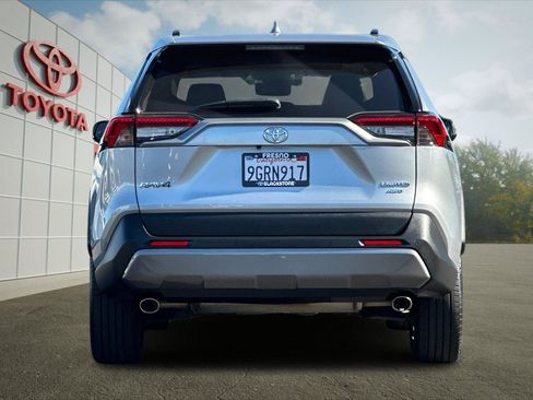 Certified 2019 Toyota RAV4 Limited AWD/4WD image 4