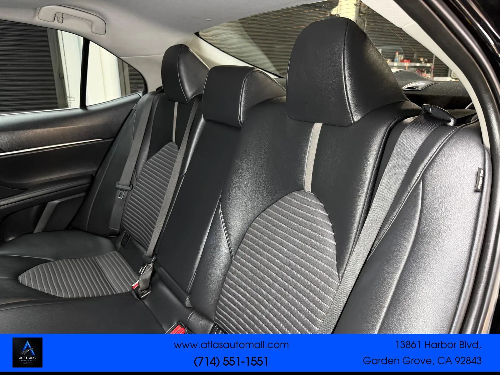 Used 2018 Toyota Camry SE w/ Moonroof Package FWD image 19
