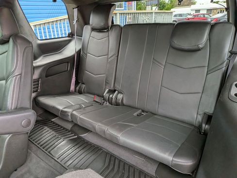 Used 2017 Cadillac Escalade Platinum AWD/4WD image 40