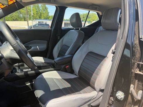 Used 2022 Nissan Kicks SR w/ Premium Package FWD image 10