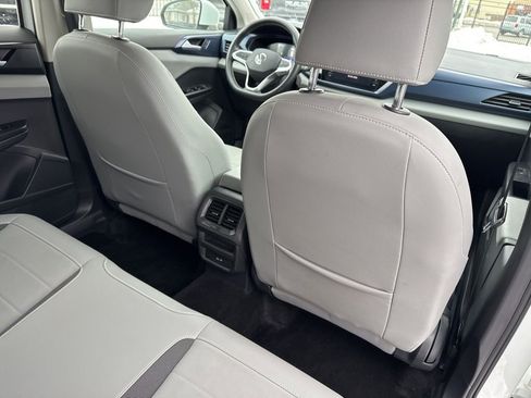 Used 2023 Volkswagen Taos SE image 27