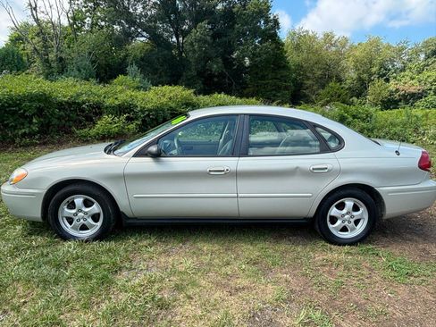 Used 2006 Ford Taurus SE FWD image 8
