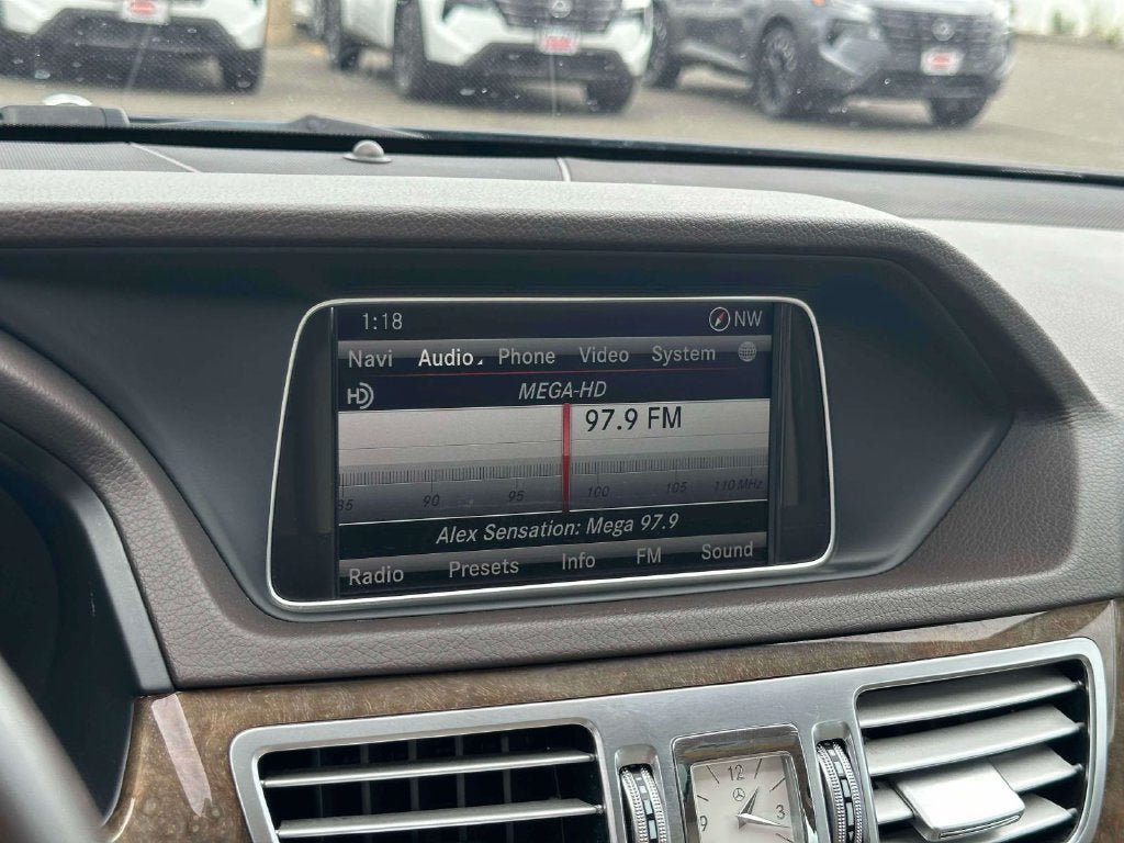 Used 2014 Mercedes-Benz E 350 4MATIC Sedan image 27