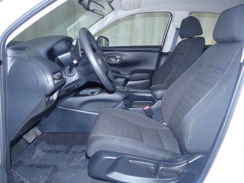 Used 2023 Honda HR-V LX image 17