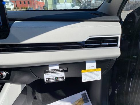 New 2025 Mitsubishi Outlander SE image 29