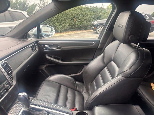 Used 2018 Porsche Macan GTS AWD/4WD image 29