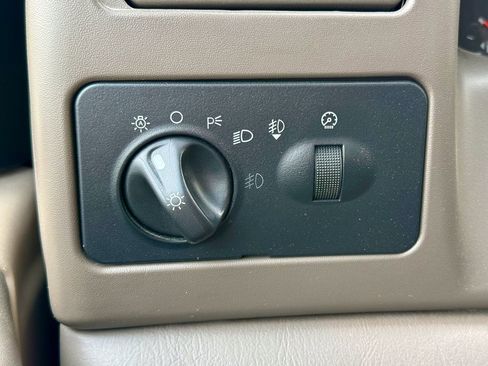 Used 2002 Ford F250 Lariat image 19