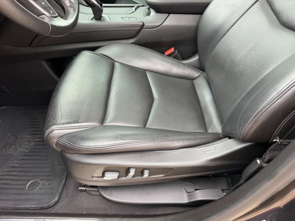 Used 2018 Cadillac XT5 Premium Luxury FWD image 21