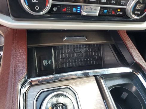 Used 2024 Ford Expedition Limited RWD image 23