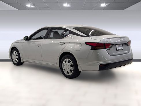 Used 2020 Nissan Altima 2.5 S image 2