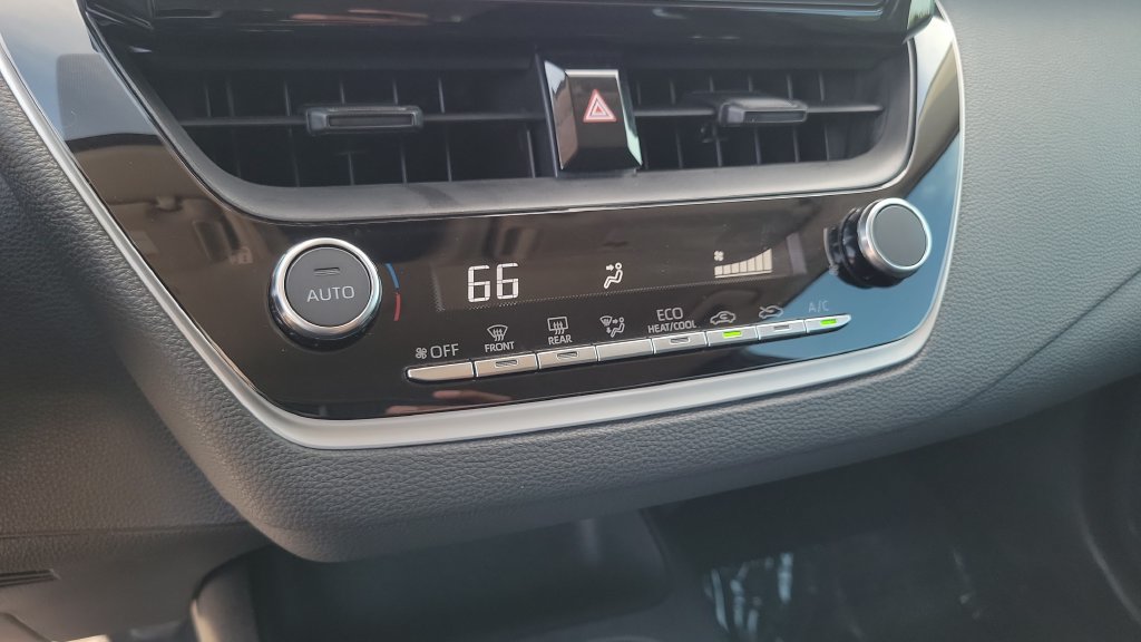 Certified 2025 Toyota Corolla LE FWD image 15
