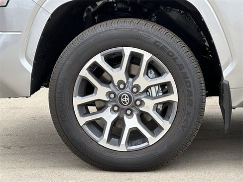New 2026 Toyota Tundra SR image 8