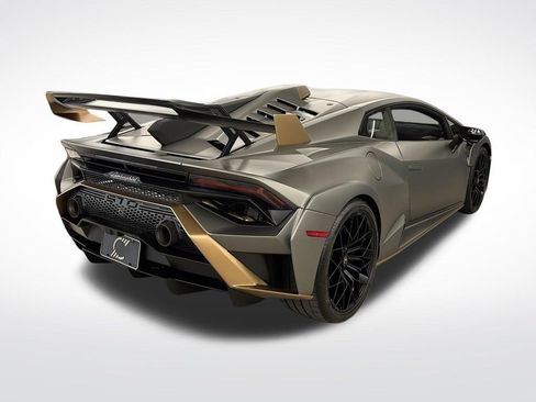 Used 2023 Lamborghini Huracan STO image 5